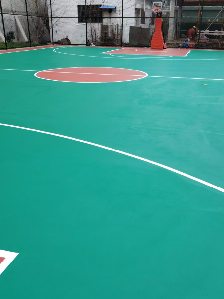 汉中 球场长期使用易出现地面开裂